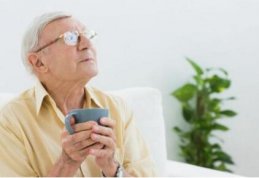 老人患上白内障如何治疗更有效？