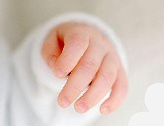 孩子指甲凹凸不平？这些原因或是祸首