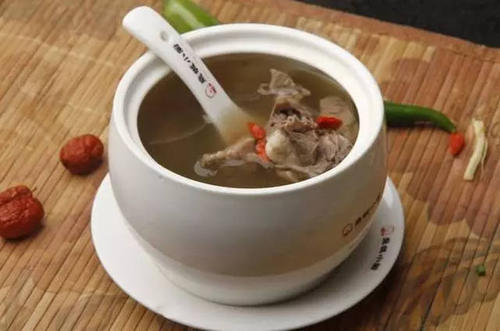 体虚，煲核桃莲子猪心汤
