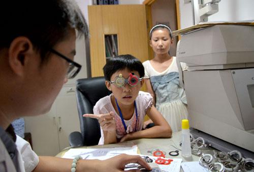 学生扎推视力矫正 这三件事不可不知