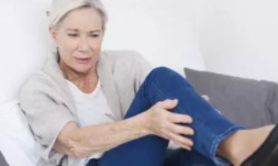 中老年女性经常腿抽筋，是因为缺钙吗？