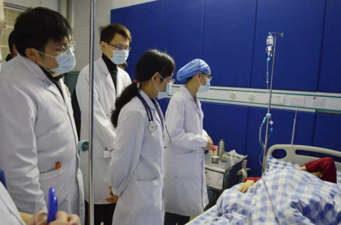 年关饭局多,要谨防这四种传染病(图3) 年关饭局多,要谨防这四种传染病(图3)