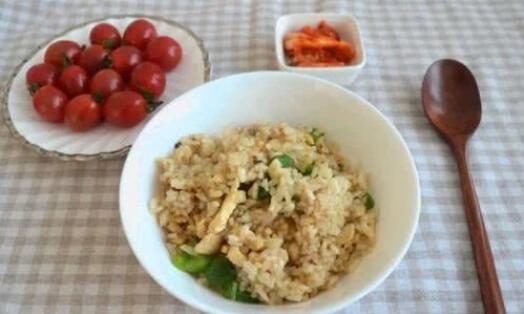 隔夜饭菜不用扔掉,可以放心食用?营养师:前提是做好这几点(图1) 隔夜饭菜不用扔掉,可以放心食用?营养师:前提是做好这几点(图1)