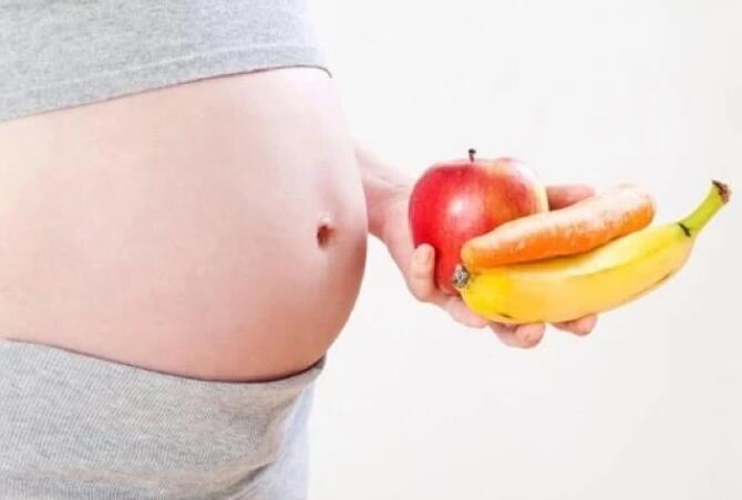 孕期吃太多水果好吗？医生：孕期猛吃水果，小心患糖尿病生巨婴(图1)