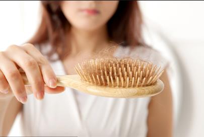 多吃糖和脂肪，不仅胖，还会导致脱发！