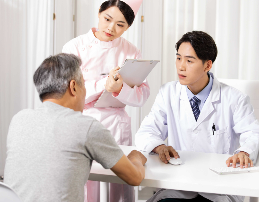 对老年人来说，为何症状较轻的奥密克戎仍需堤防？(图2)