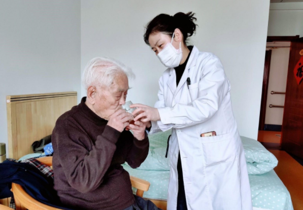 高龄老人的起居护需要注意什么